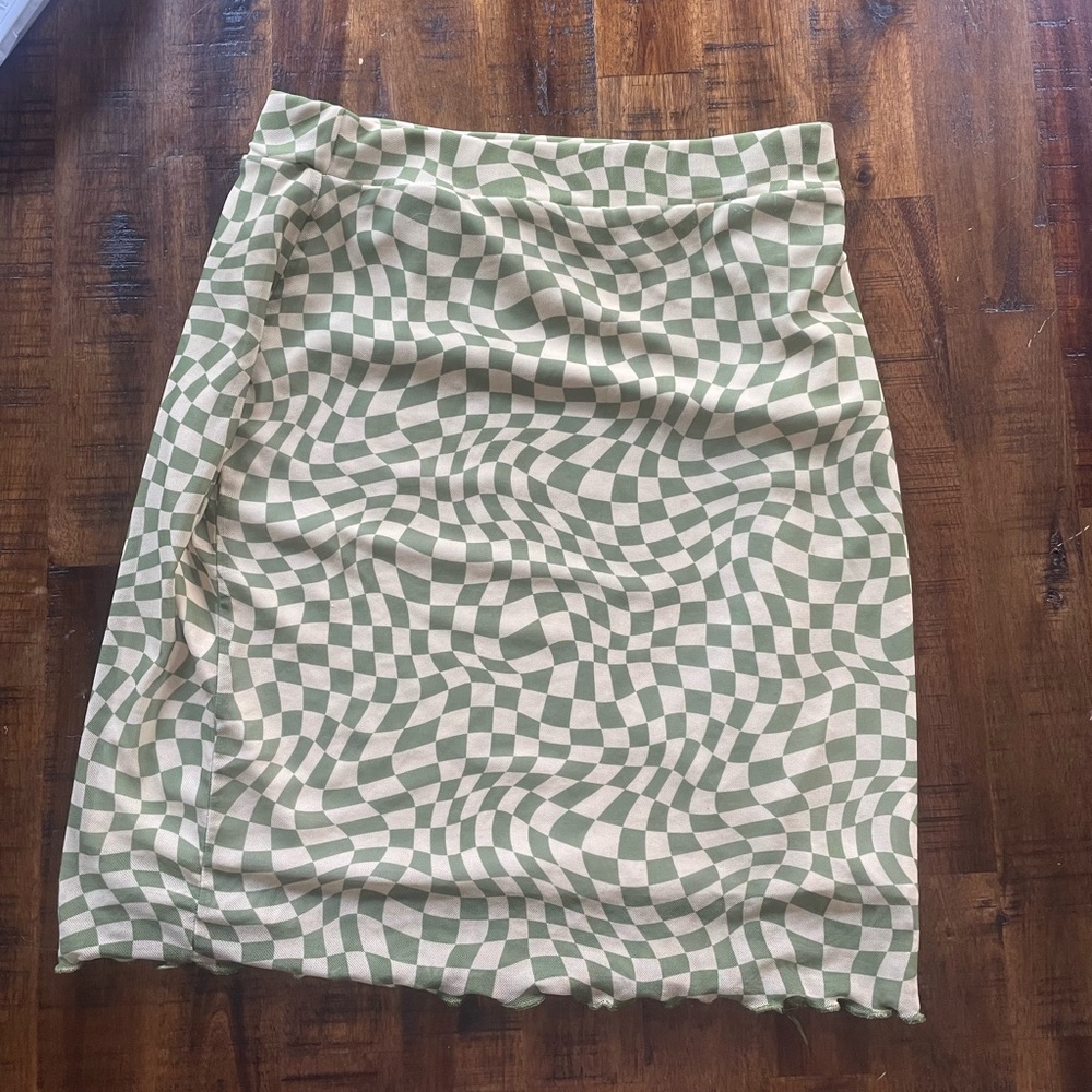 Chic Green and Cream Checkered Pencil Skirt